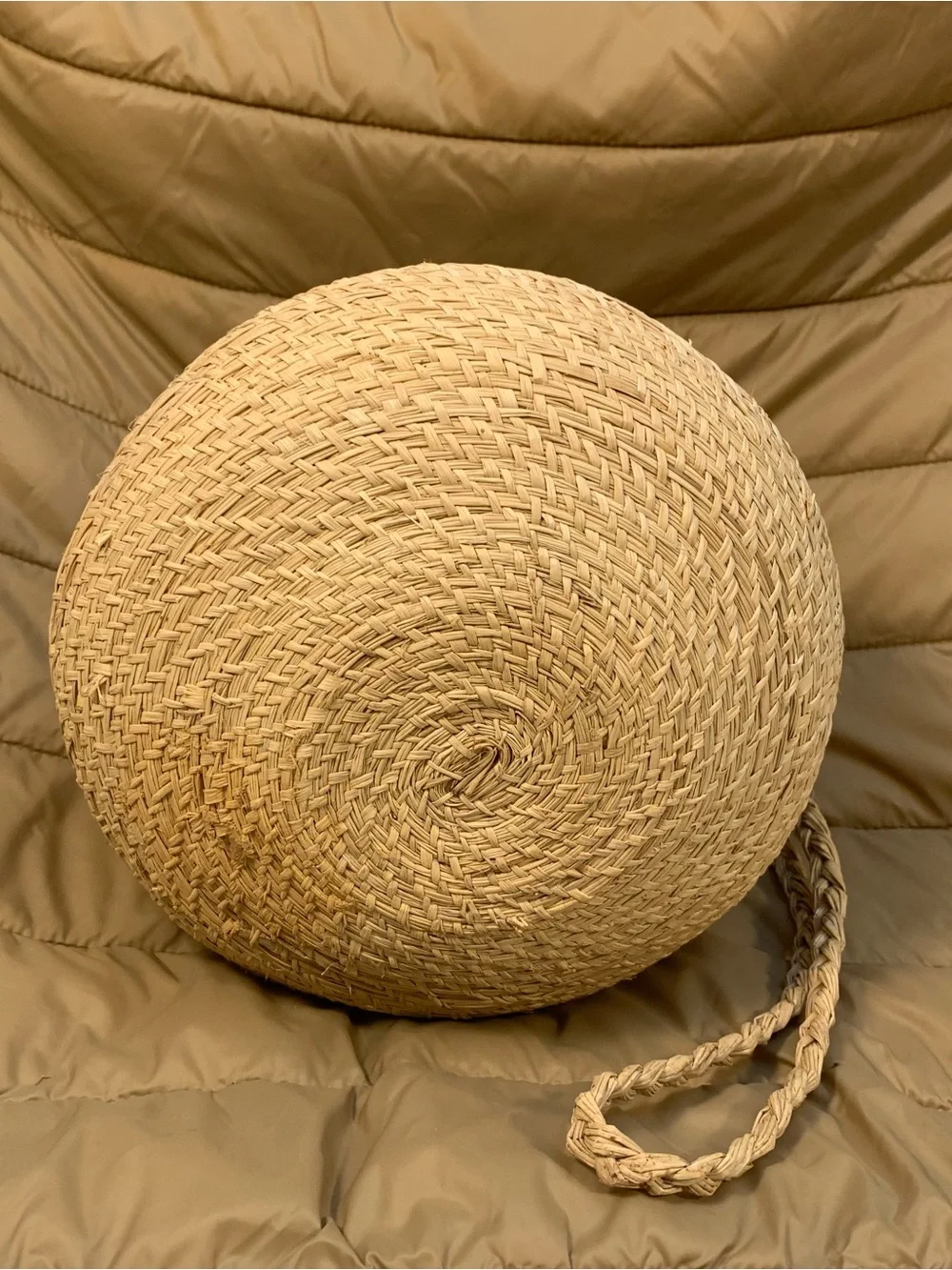 Handcrafted Sweetgrass Basket Attached Lid/ Braided Strap